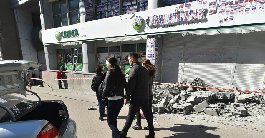 Во сколько обойдется Сбербанку смена вывески