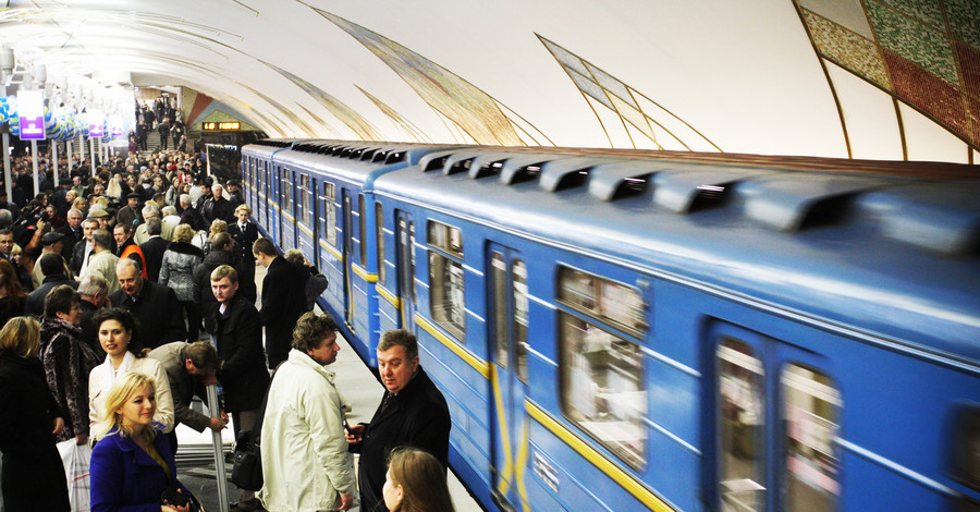 Сотрудники киевского метро после взрыва в Питере: 