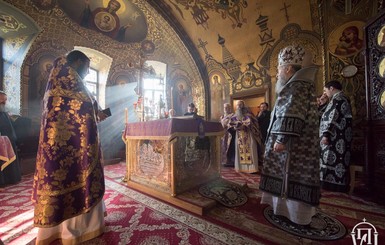 Церковные приметы и суеверия: чего нельзя делать в храме