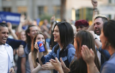 Что не так с новой рекламой Pepsi?