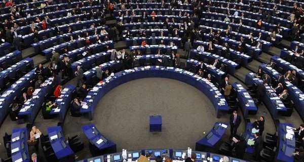 Европарламент собрался рассматривать безвиз для Украины, но сработала пожарная тревога