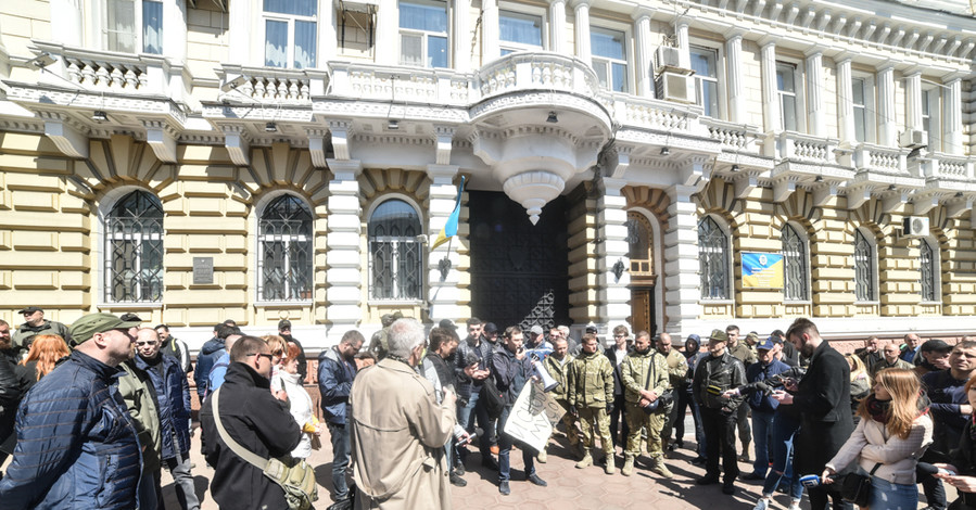 Новый митинг в Одессе: активисты требуют отставки главы полиции