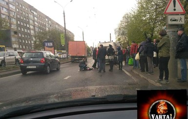 Попавшего под машину львовянина следом переехала скорая