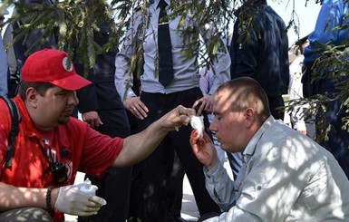 В Херсоне активисты не дали коммунистам провести митинг