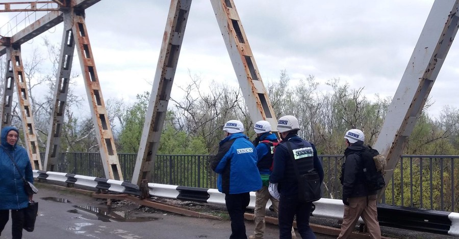 В зоне АТО вооруженный мужчина сексуально домогался члена СММ ОБСЕ