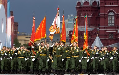 В Москве отменили парад авиационной техники, а в Питере - морской 