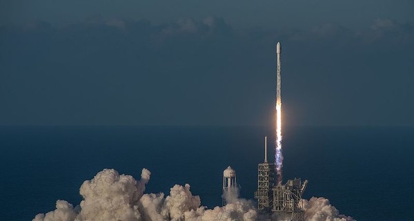 SpaceX запустила спутник, обеспечивающий Wi-Fi в самолетах