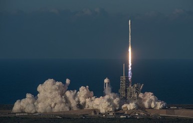 SpaceX запустила спутник, обеспечивающий Wi-Fi в самолетах