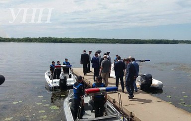 В Запорожье Авакову представили штурмовой катер водной полиции