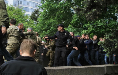 Пострадавшие в стычках 9 мая в Днепре не могут опознать 