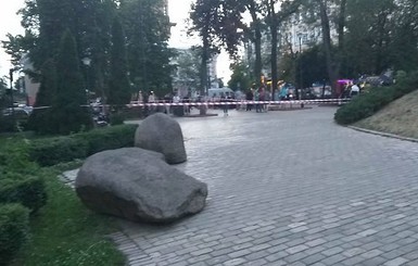 Фото: в центре Киева зарезали мужчину