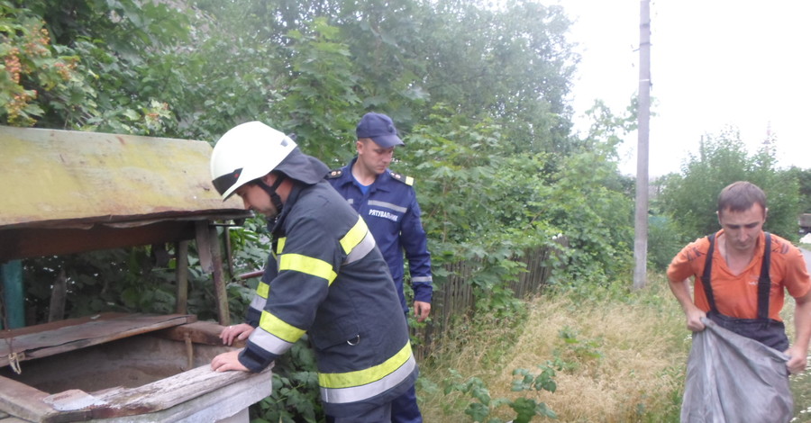 Под Киевом женщина дважды за день упала в колодец