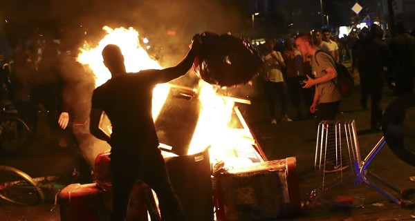 Протесты в Гамбурге: полиция применила водометы