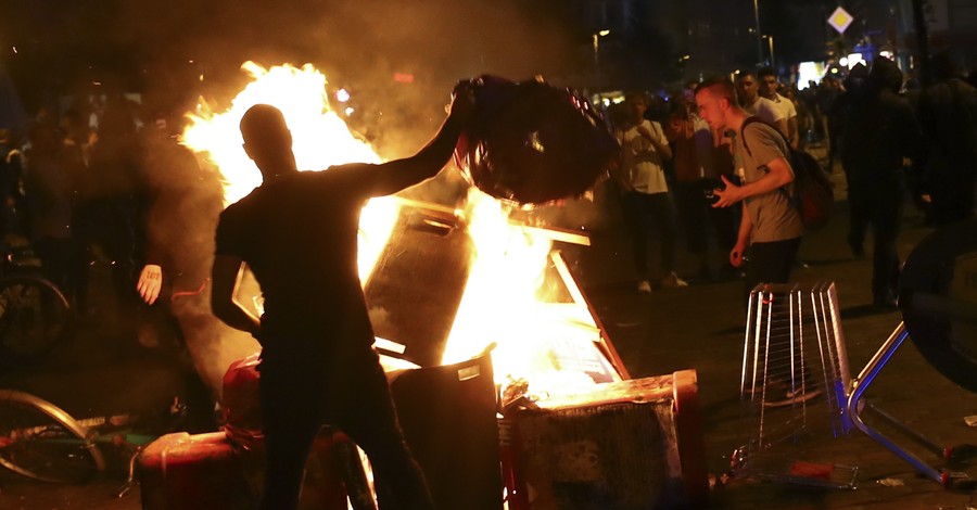 Протесты в Гамбурге: полиция применила водометы