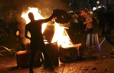 Протесты в Гамбурге: полиция применила водометы