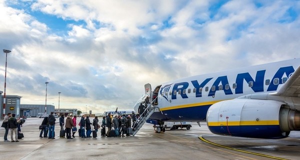 Гройсман призвал НАБУ разобраться в ситуации с лоукостером Ryanair