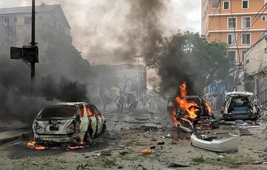 Взрыв в Сомали: погибли шестеро, 13 ранены