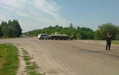 В Ровенской области БТР врезался в маршрутку