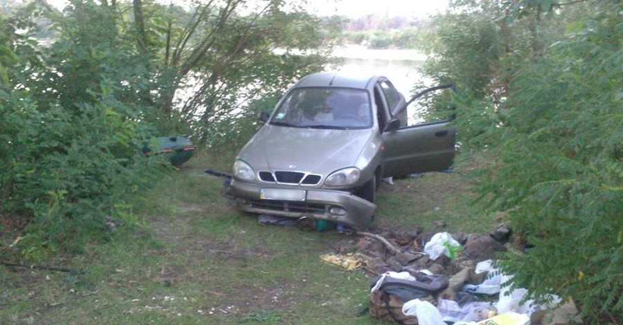 Под Киевом женщина случайно убила друга, выйдя из машины