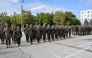 Додон пообещал наказать всех военных, которые поехали в Украину на учения 