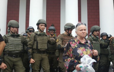 Соцсети - о митинге под одесской мэрией: 