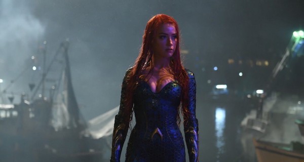 Подразнила бывших: Эмбер Херд похвасталась фигурой в бикини