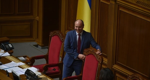 Парубий подписал законопроект о пенсионной реформе