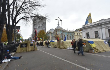 Не стал Майданом: когда закончится митинг под Радой