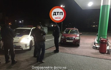 В Киеве пьяный сотрудник госохраны на авто кружил вокруг АЗС: 