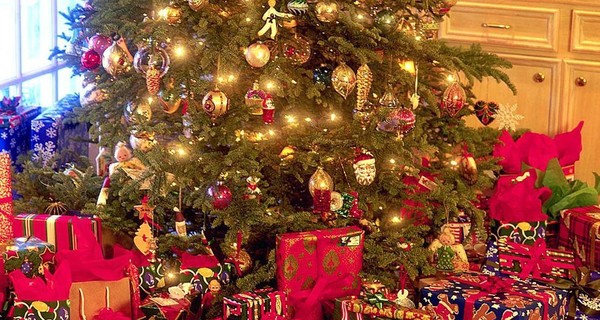 Новый год 2018: что подарить родителям, друзьям, коллегам, детям 