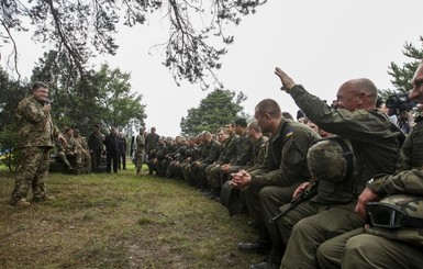 Новые законы, дающие  Порошенко больше власти