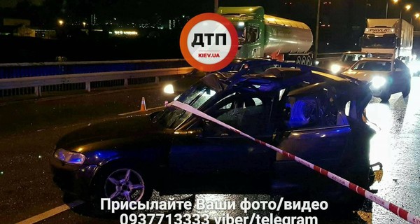 В Киеве бензовоз врезался в авто с польскими номерами: погибли двое