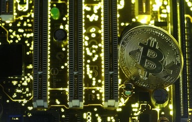 Курс биткоина перевалил за 12 тысяч долларов 