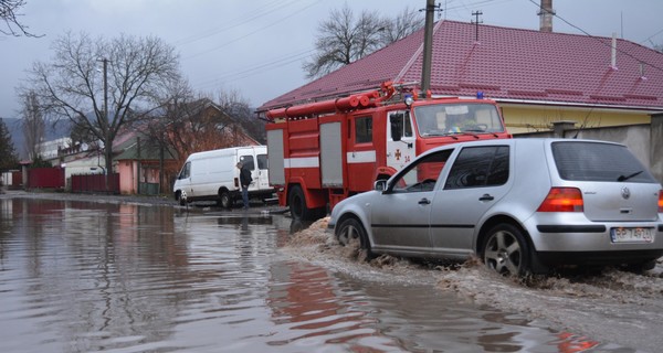 В Закарпатской области затопило 4 дороги и 278 домохозяйств, 