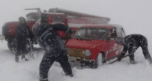 В Одесской области завалившиеся электроопоры оставили без света Измаил и Арциз