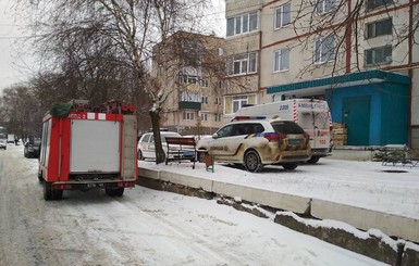 В Чугуеве военный с ножом взял в заложники семью