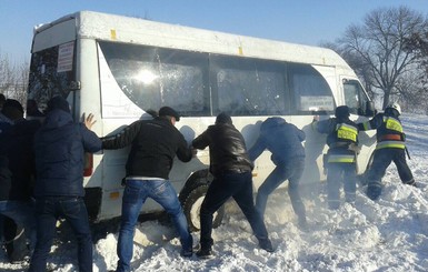 На Днепропетровщине пассажиры маршрутки спасли 