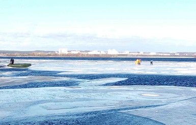 Во Львове и Луцке двое подростков погибли, провалившись под лед