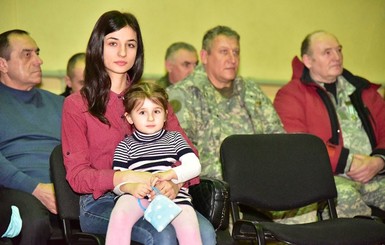 В больнице Днепре умерла вдова лейтенанта полиции, три года назад спасшего Мариуполь от терактов