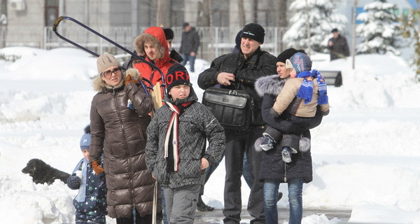 Снежный коллапс в Днепре: километровые очереди на маршрутку и внеплановые выходные