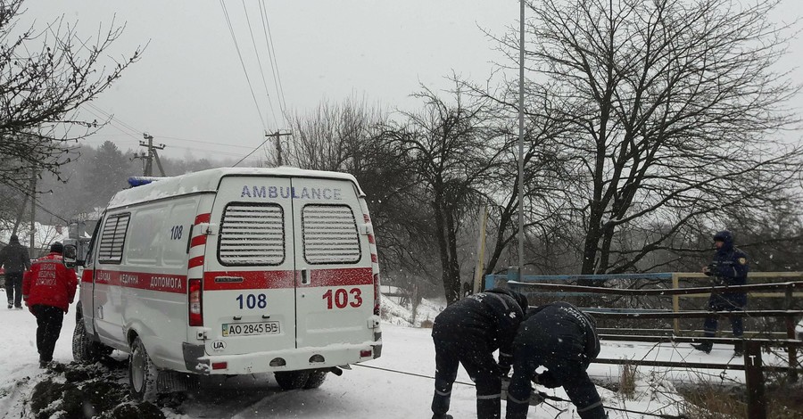 Плохая погода в Украине оставила без света 18 населенных пунктов