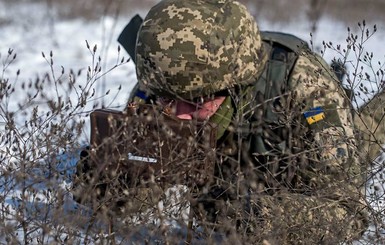 В зоне АТО двое военных пострадали из-за неосторожного обращения с боеприпасами