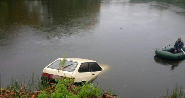 Погоня в Виннице: пьяный водитель оказался в реке, удирая от полиции