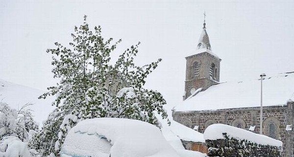 Во Франции, посреди мая, выпал снег