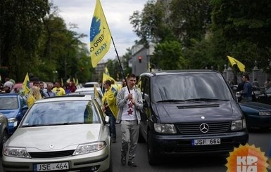 В Украине усложнили ввоз автомобилей с литовскими номерами