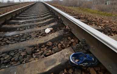 В Полтавской области поезд насмерть сбил парня и девушку