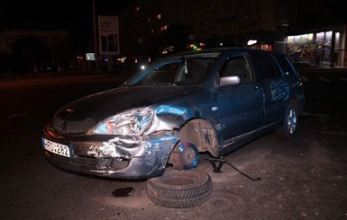 В Киеве столкнулись две иномарки на литовских номерах 