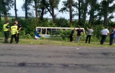 В Сумской области перевернулся автобус, пострадали восемь человек