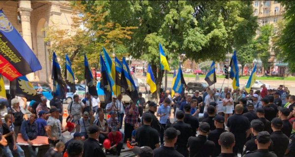 Насалик окружил себя кордоном полиции от забастовки горняков, - Волынец