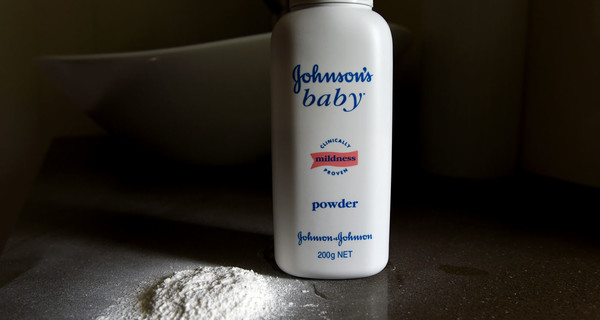 Johnson & Johnson обязали выплатить 22 больным раком женщинам рекордную сумму